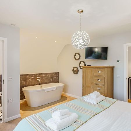 Lord Galloway 35 With Hot Tub Newton Stewart Exterior photo