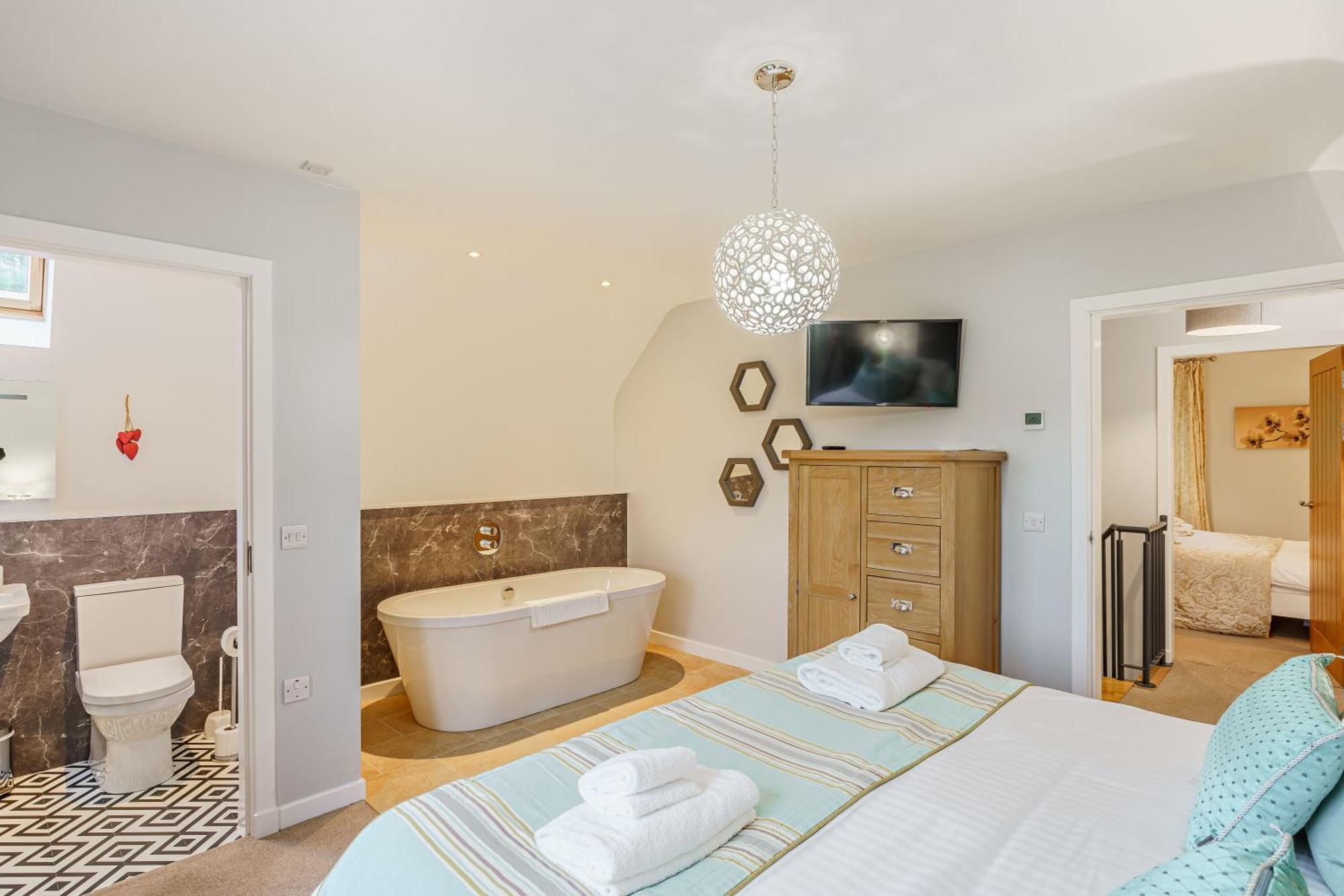 Lord Galloway 35 With Hot Tub Newton Stewart Exterior photo