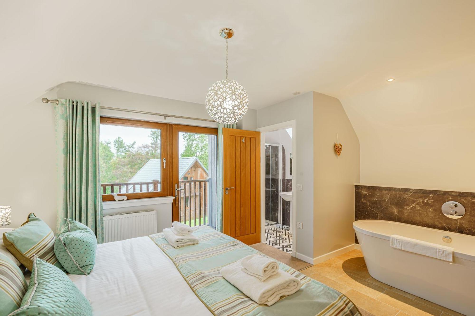 Lord Galloway 35 With Hot Tub Newton Stewart Exterior photo